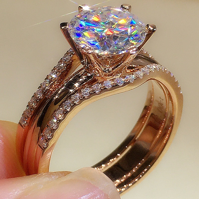 Luxury 18K Gold Moissanite Set